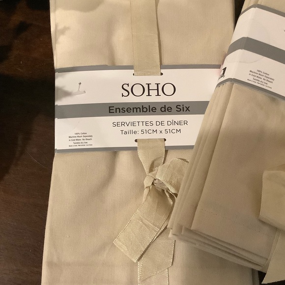 Set of 6 Neutral Color Dinner Napkins ๐ฝ - Picture 2 of 2